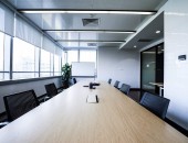Văn phòng nên chọn loại rèm cửa sao cho phù hợp với không gian
