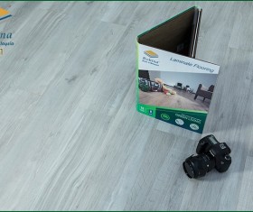 Sàn gỗ Robina 12mm bản nhỏ 